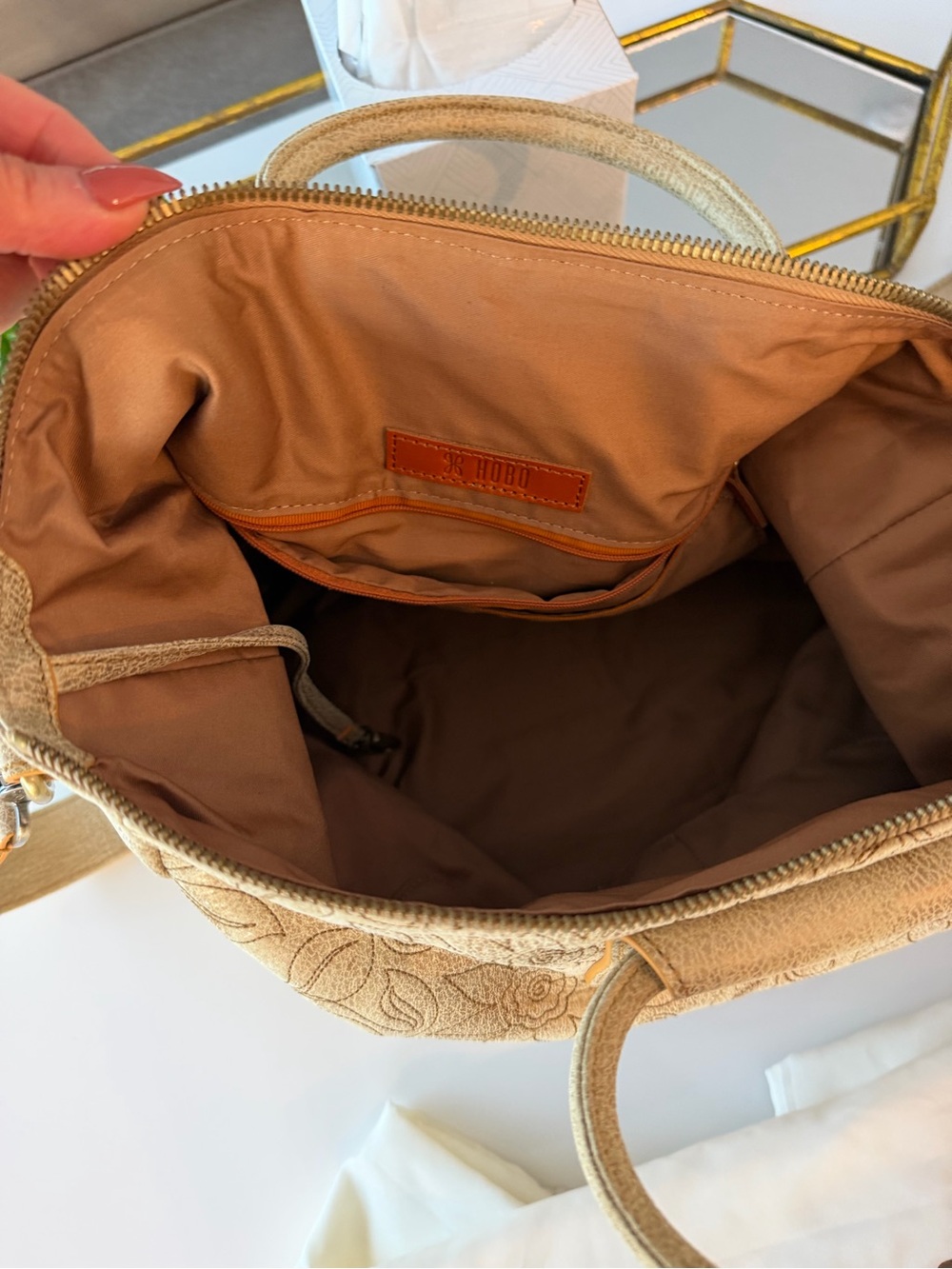 HOBO SHEILA LARGE SATCHEL GOLD LEAF - Picture 8 of 8